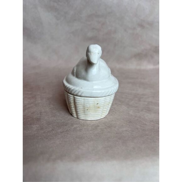 Vintage White Ceramic Duck Hen on Nest - Picture 2 of 9